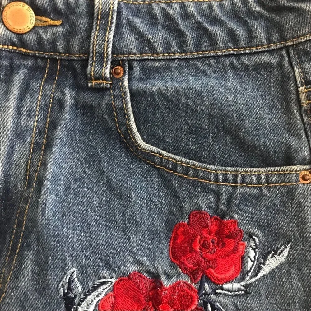 H&M Coachella denim jean shorts with red roses-8